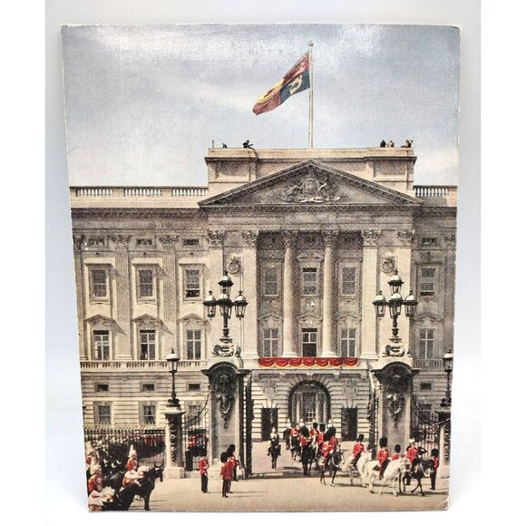 PIctorial History of Buckingham Palace The Queens London Home Vintage Pamphlet - Picture 4 of 11